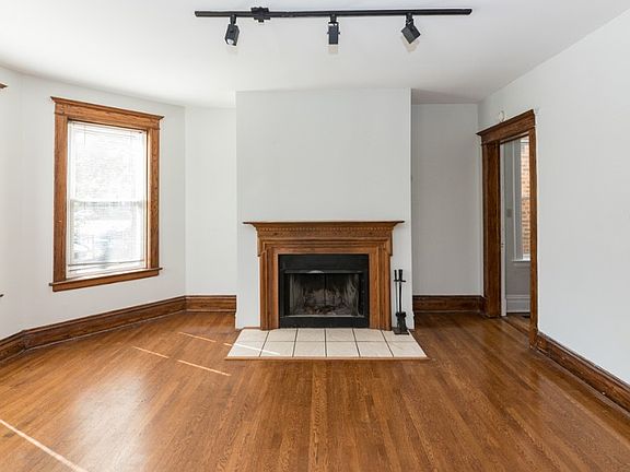 2nd image of 4008-1 N Southport Ave