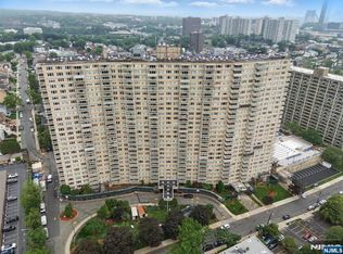 555 North Ave APT 25L, Fort Lee, NJ 07024