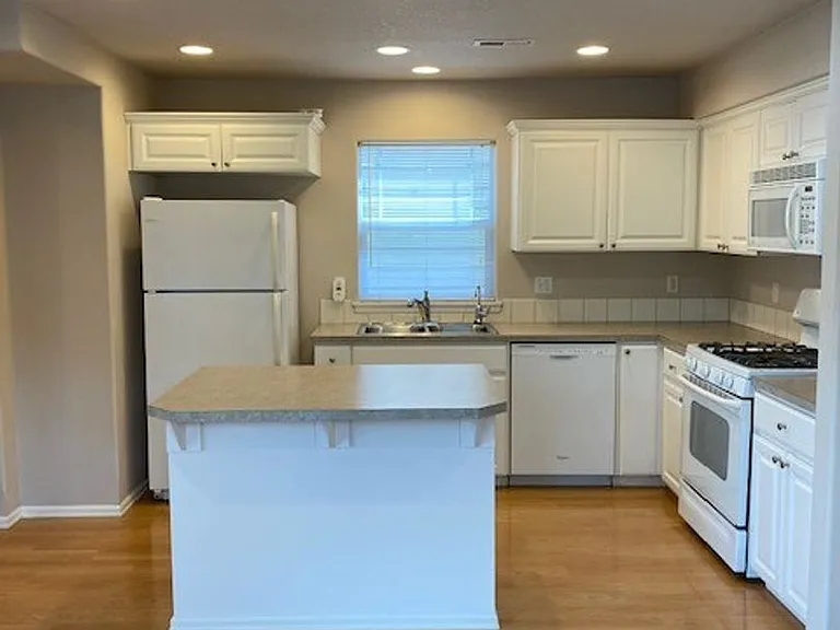 3311 SE Midvale Dr — Photo 7