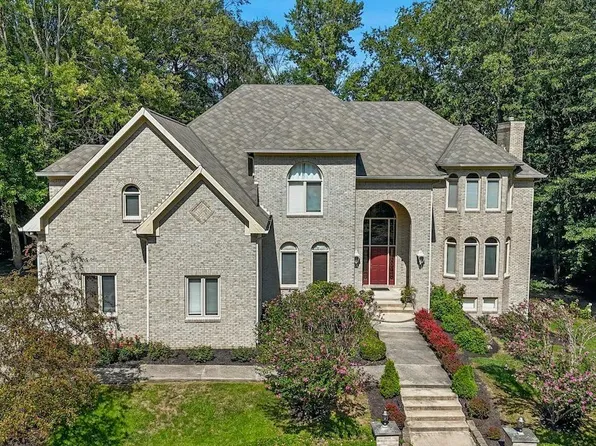 5300 W Autumn Springs Ct, Muncie, IN 47304