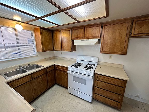 5th image of 244 E Prospect Ave