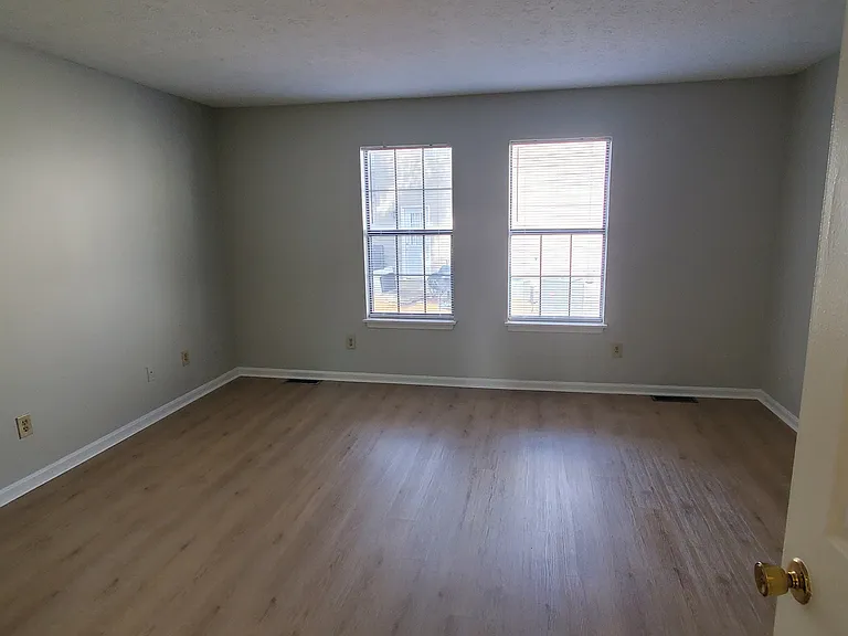 1100 Horsemans Ln #24 — Photo 14