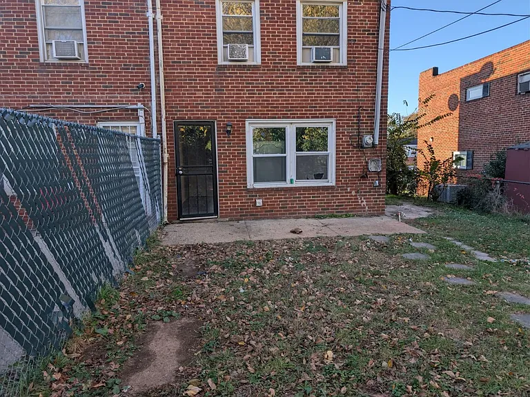 3017 Janice Ave — Photo 6