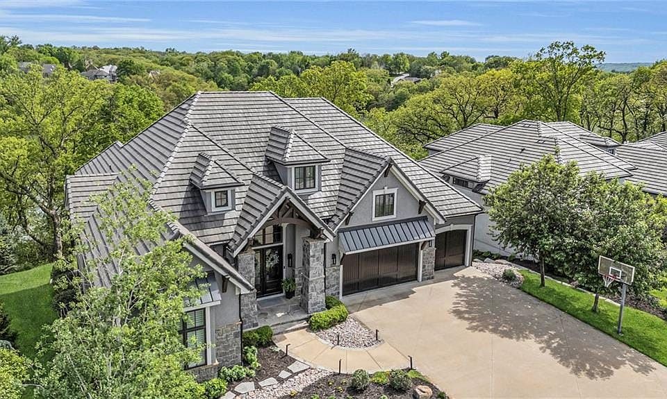 1st image of 6069 Southlake Dr