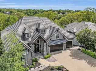 6069 Southlake Dr, Parkville, MO 64152