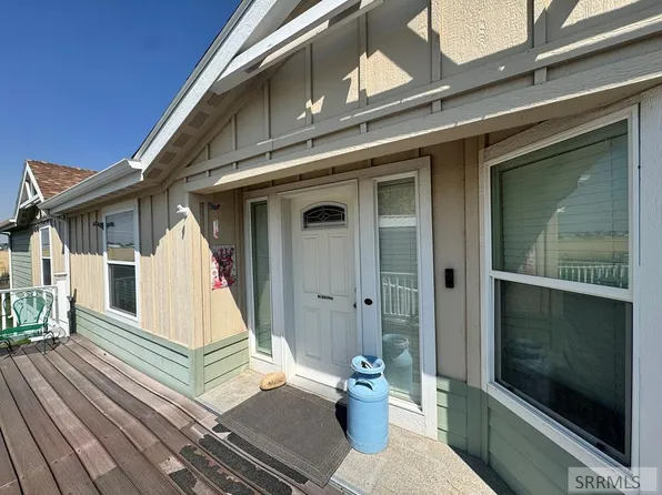 2139 N Pinewood Dr, Idaho Falls, ID 83401