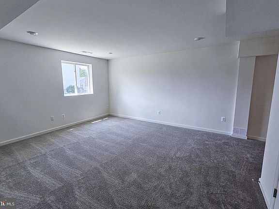 4th image of 519 Evangeline Dr
