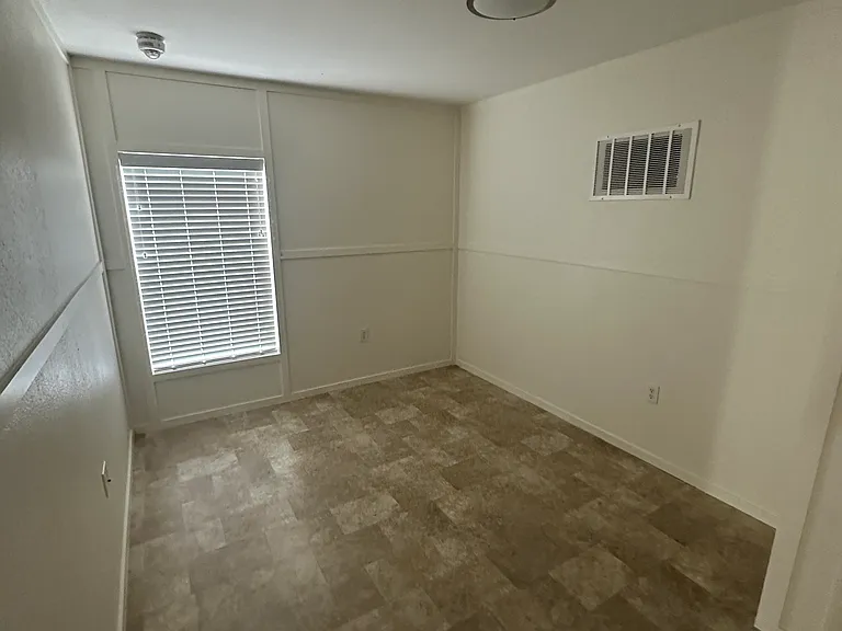Woodland Ave — Photo 6