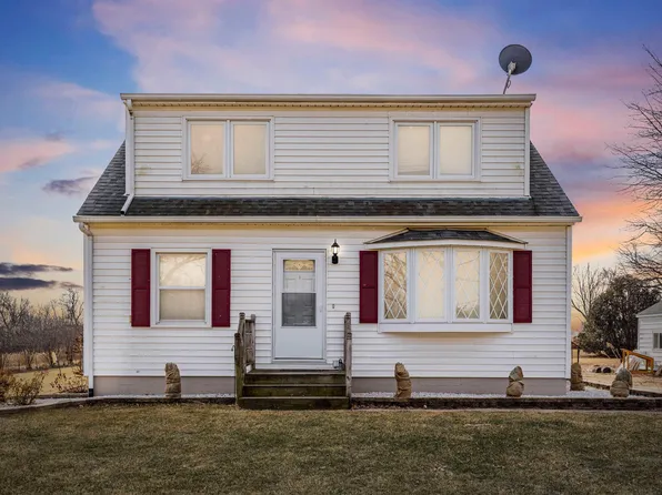 4232 Wells Ave, Waterloo, IA 50703