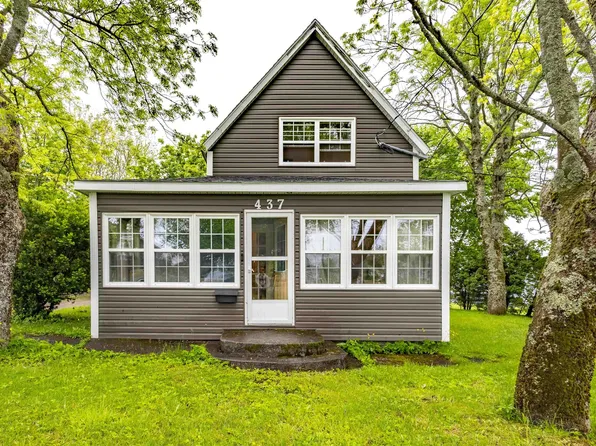 437 Cabot St, Cape Breton, NS B1P 4G8