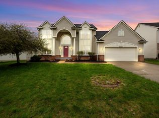 2353 Timbercrest Ct, Ann Arbor, MI 48105