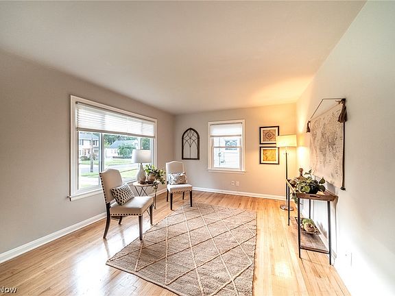 4th image of 4303 Windsor Ave