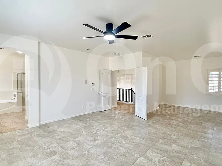 1613 S 174th Ln — Photo 8