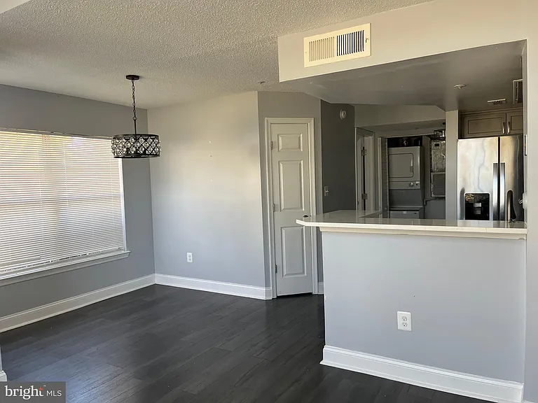 1005 Summerglenn Ct #7-103 — Photo 8