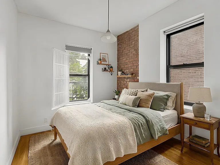 242 Madison St #3R — Photo 3