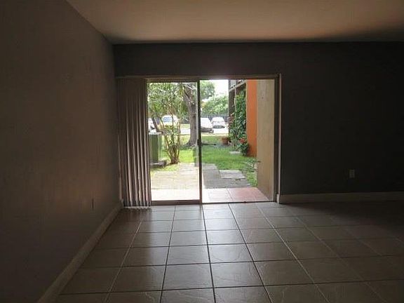 4th image of 9445 Soutwest 76th St #U3