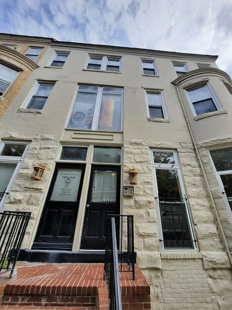 2501 Maryland Avenue — Photo 2