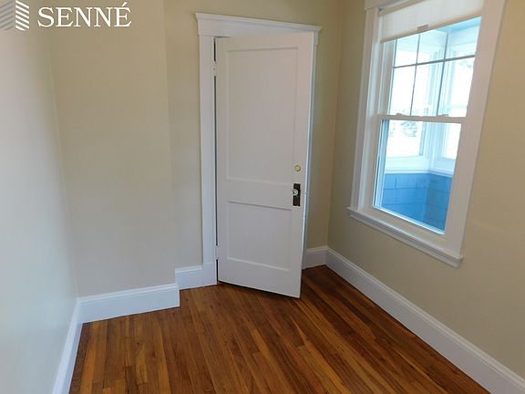 5th image of 137 Fayerweather St