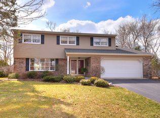 1580 Surrey Dr, Wheaton, IL 60189