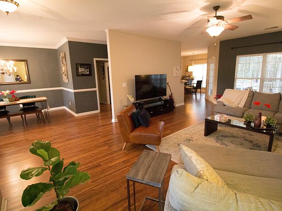 3rd image of 5 Hamptonwood Ct
