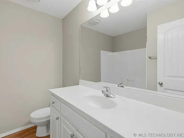745 W Helena St #1 — Photo 17