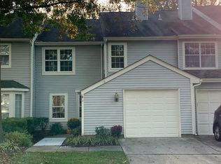 8 Colebrook Ct, Princeton, NJ 08540