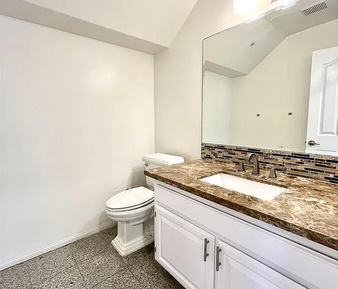 2103 Gates Ave #B — Photo 14
