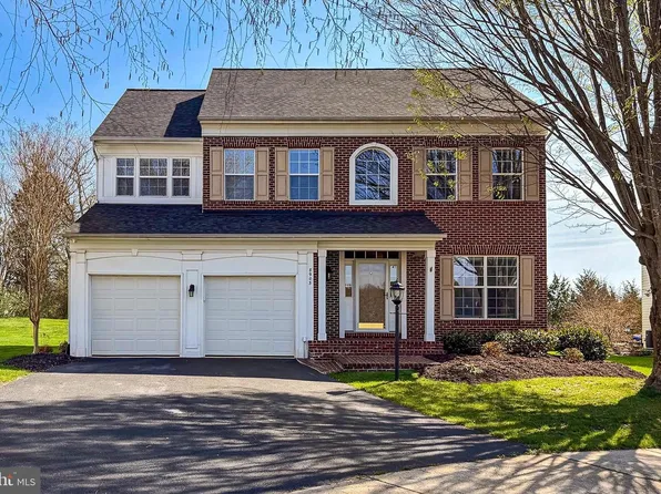 8903 Yellow Hammer Dr, Gainesville, VA 20155