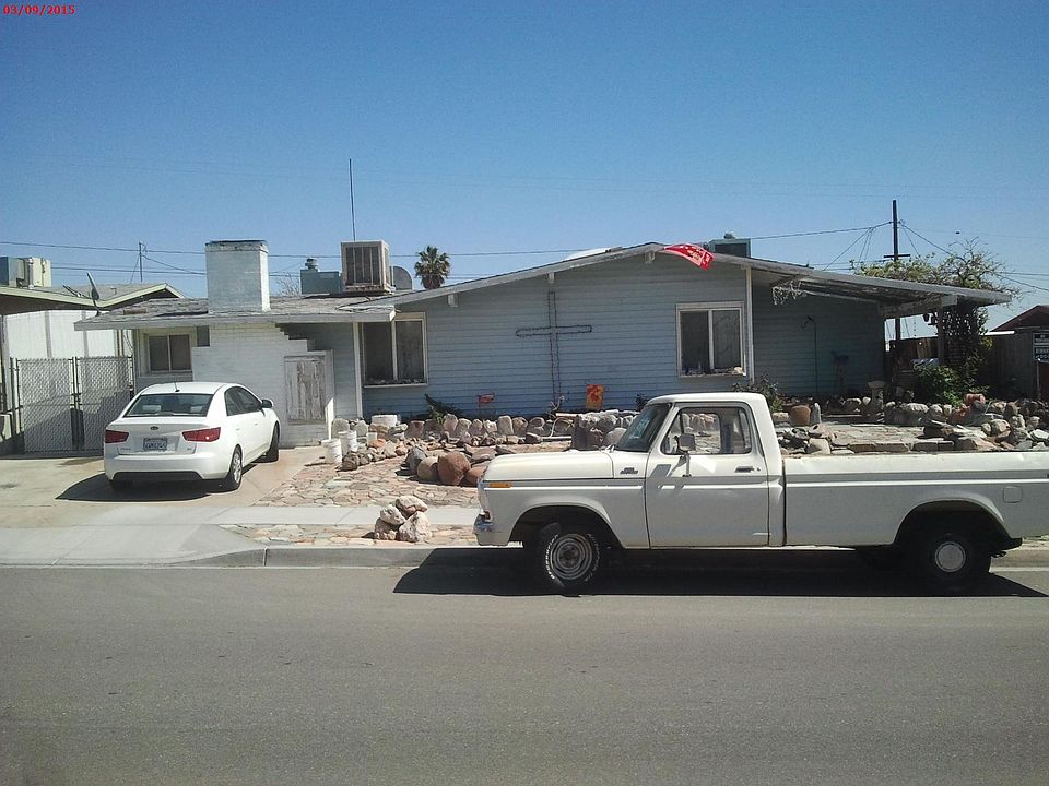 1st image of 701 Agnes Dr