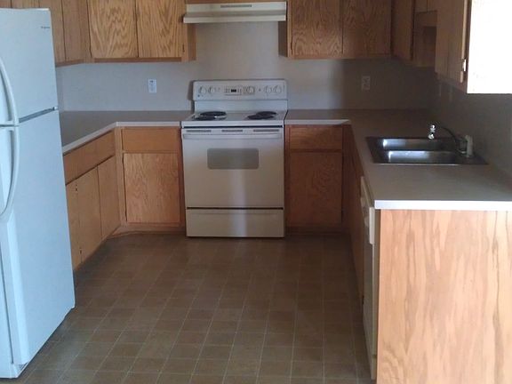 4th image of 2608 Alma Dr #B