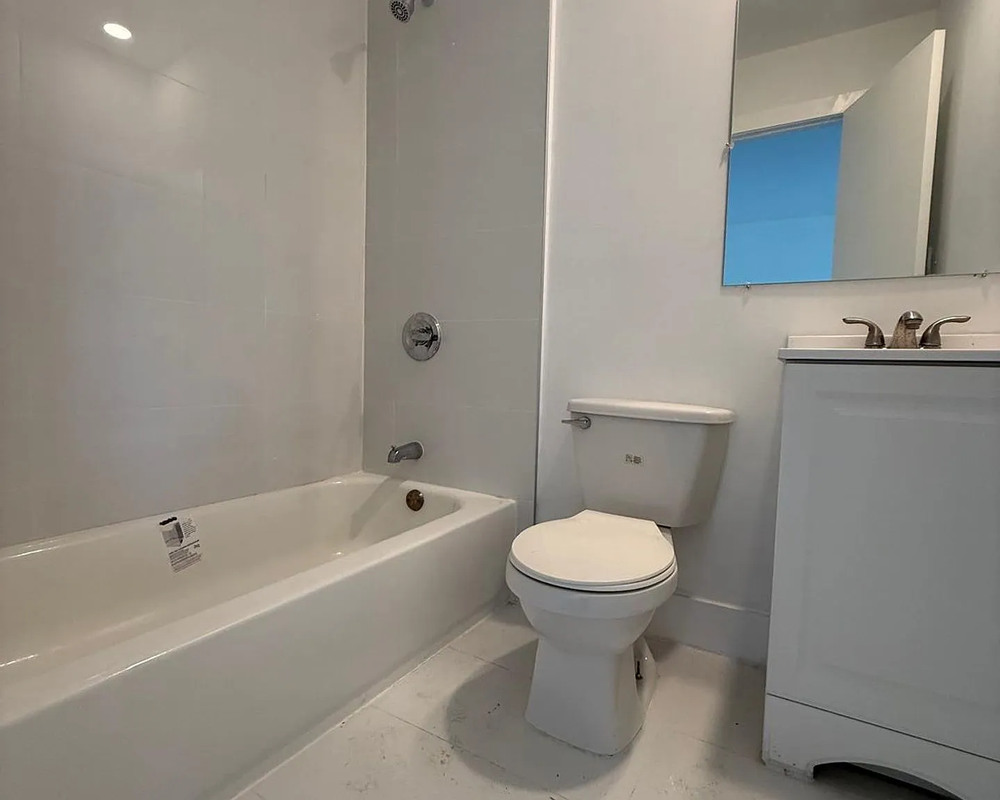 Studio from $1,500/mo & 1/1 from $1,600/mo, newly renovated/Estudio desde $1,500/mes y 1/1 desde ... — Photo 1