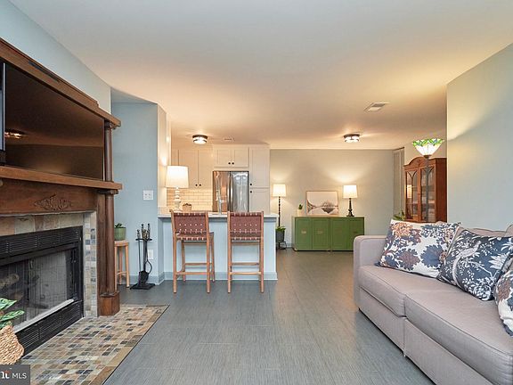 2nd image of 11703 Summerchase Cir