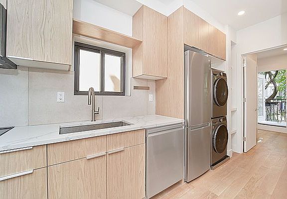 4th image of 11 W 119th St #4
