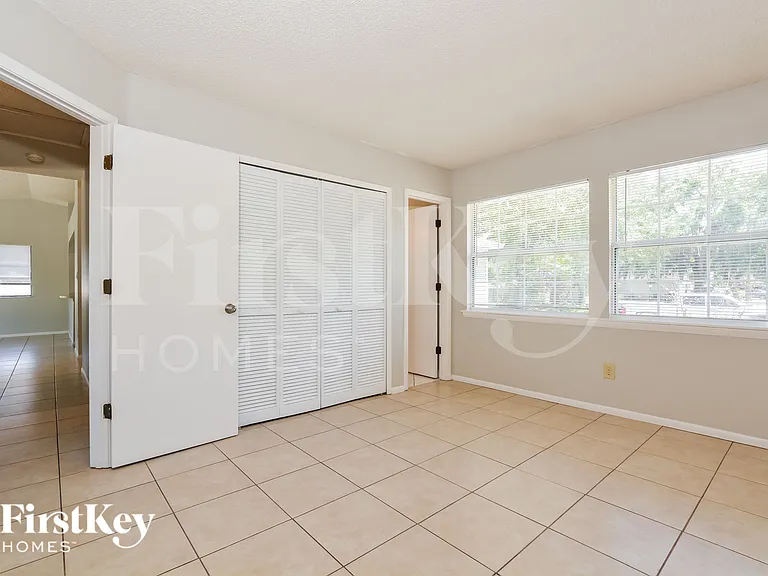 121 Summerset Dr — Photo 7