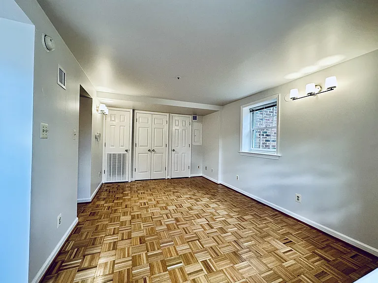 907 Church St — Photo 4
