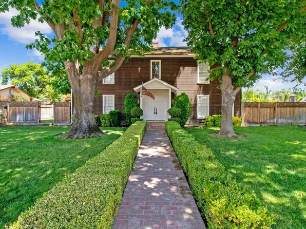 2424 Country Club Ln, Selma, CA 93662