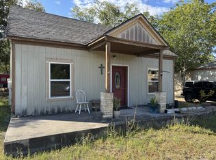 414 S Esplanade St, Cuero, TX 77954