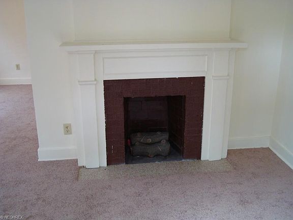 3rd image of 580 & 582 Eastland Ave