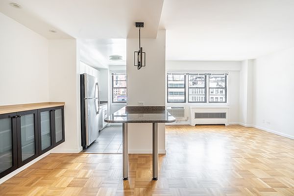 1st image of 320 E 58th St APT 11H