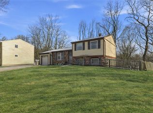 464 Malcolm Dr, Coraopolis, PA 15108