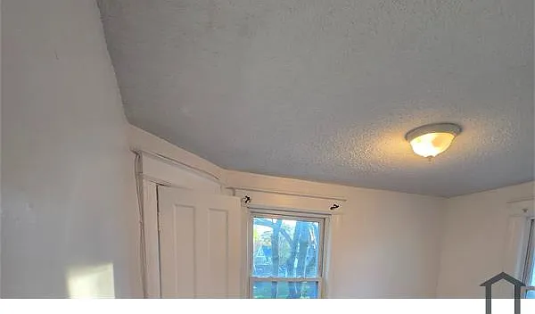 15 Cutler St — Photo 12