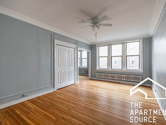 4th image of 1362 W Estes Ave #1H