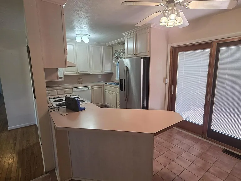 12217 Ledges Dr — Photo 3