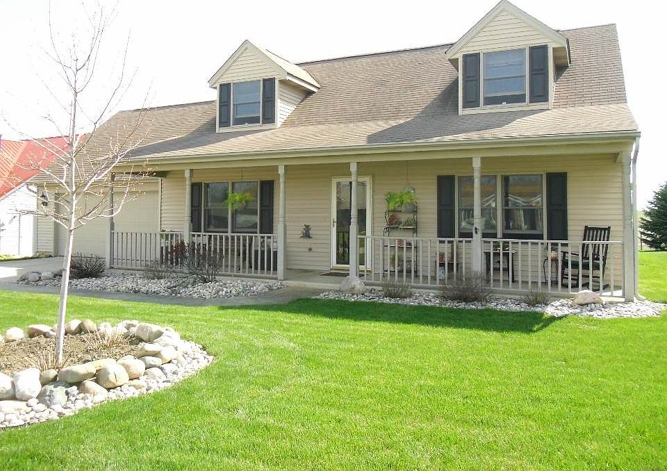 1st image of 544 Warren Dr