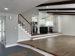 927 N Quince Ln, Mount Prospect, IL 60056