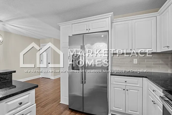 2205 Perrins Ln — Photo 6