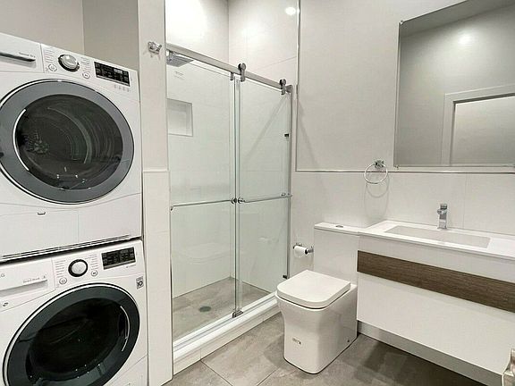4th image of 306 E 51st St #2
