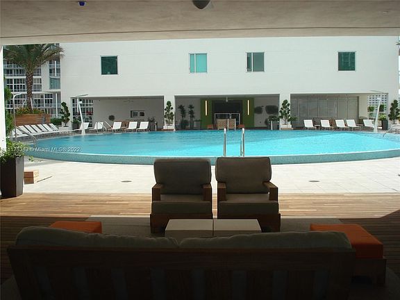 2nd image of 500 Brickell Ave APT 2907