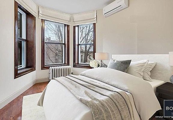 3rd image of 10 Saint Andrews Pl #1
