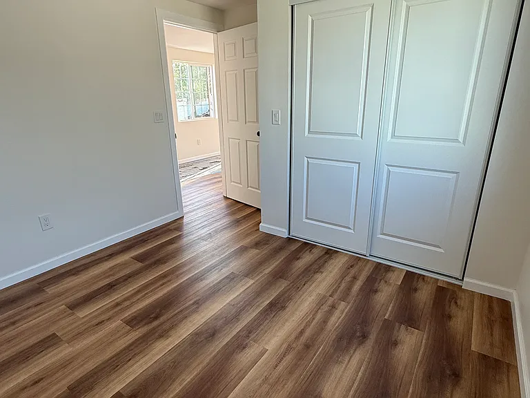 8006 Towne Ave — Photo 6